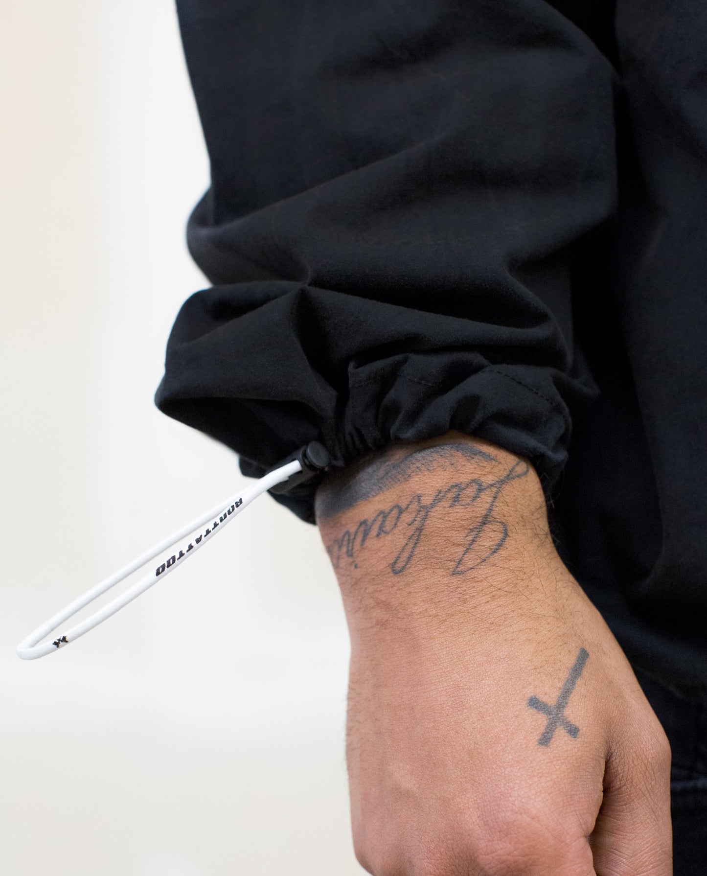 DRP.7 BLACK HALF-ZIP WINDBREAKER